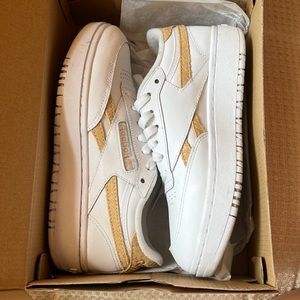 Reebok club c double revenge women’s tennis made in Vietnam 7 1/2 U.S.A